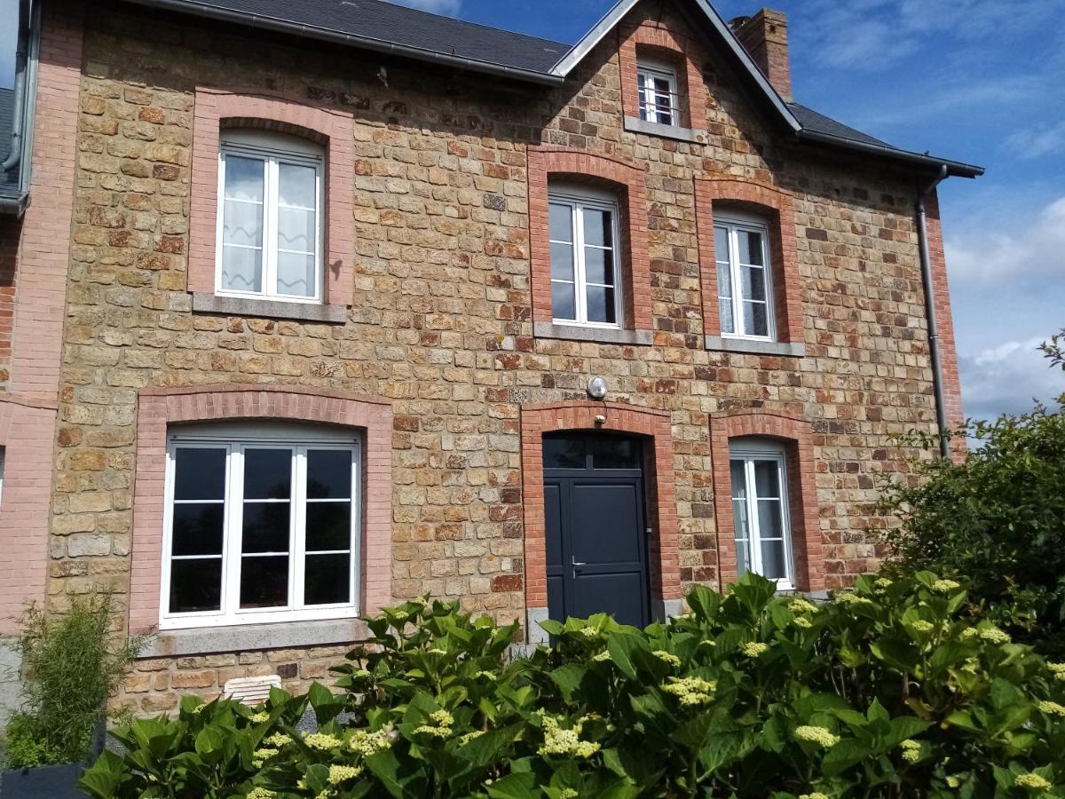Maison De Charme Baie Du Mont Saint Michel Montviron 外观 照片